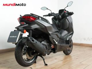 YAMAHA X-MAX 125
