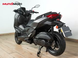 YAMAHA X-MAX 125