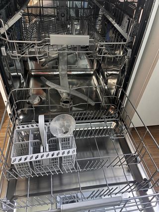 Lavavajillas Indesit solo tiene  3 años