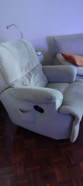 Sillón relax tela beige .