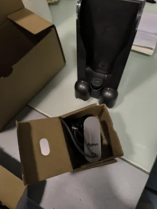 Caricatore e base Dyson V10