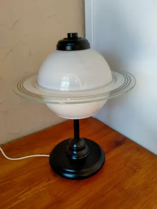 Lámpara de mesa opalina vintage