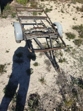 Remolque plataforma porta moto