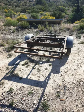 Remolque plataforma porta moto