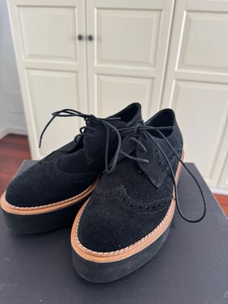 Zapato Oxford Ante Plataforma Negro sin estrenar