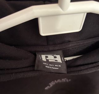 *Sudadera negra bordada talla L Pull&Bear