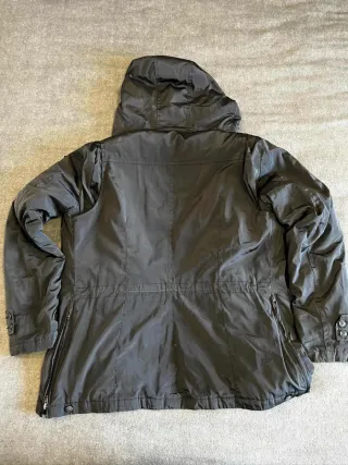 Cazadora Blauer Negra con Capucha