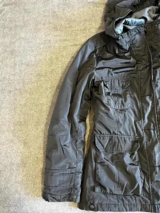 Cazadora Blauer Negra con Capucha