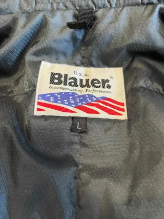 Cazadora Blauer Negra con Capucha