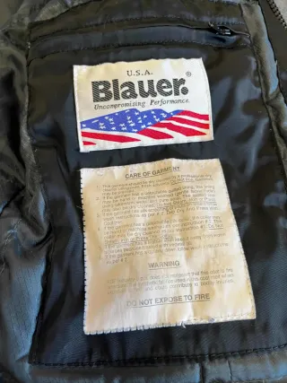 Cazadora Blauer Negra con Capucha