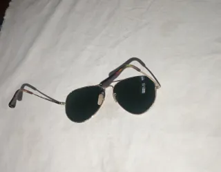 Occhiali Ray-Ban a goccia oro