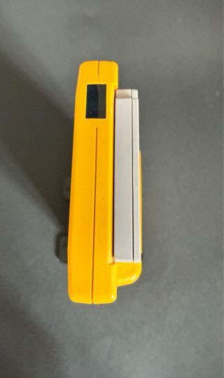 Nintendo Game Boy Color Amarilla + Juego