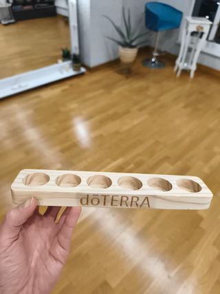 SOPORTE MADERA DōTERRA 6 ACEITES ESENCIALES