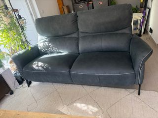 Divano elettrico grigio