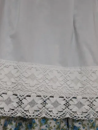 Delantal huertana blanco con encaje