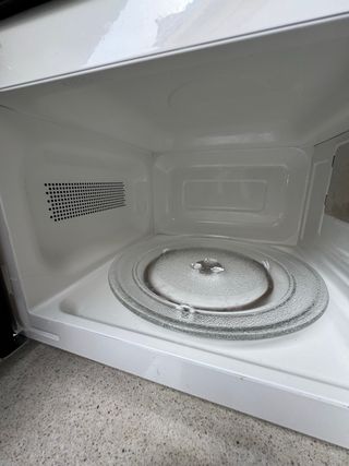 Microondas Taurus Ready Black 20L 700W buen estado