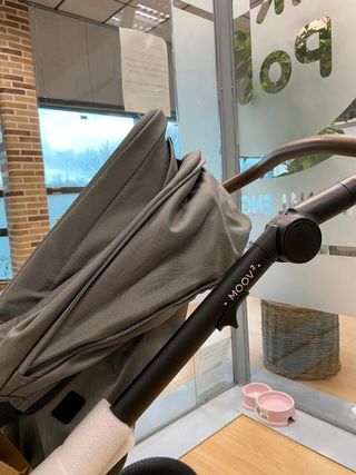 Kinderkraft MOOV 2 AIR passeggino 3 in 1 con cestino e seggiolino auto, ruote grandi gonfiabili, Sistema Viaggio con seggiolino auto, fino a 22 kg, Grigio Chiaro