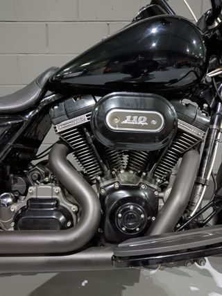 Harley Davidson Road King CVO