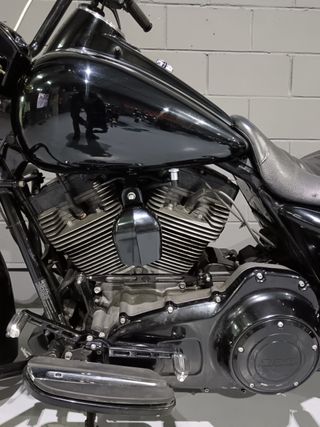 Harley Davidson Road King CVO