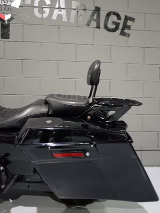 Harley Davidson Road King CVO