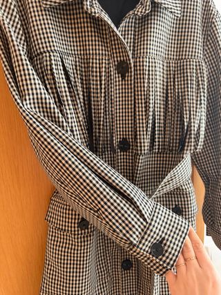 Gabardina Zara cuadros blanco y negro