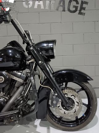 Harley Davidson Road King CVO