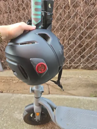 Patinete eléctrico gris