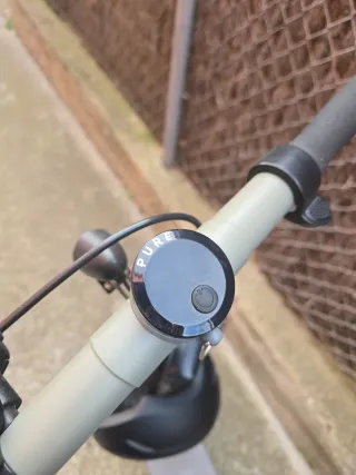 Patinete eléctrico gris