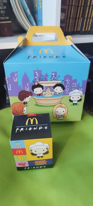 Figura Mónica Friends McDonald's Selada