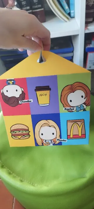 Figura Mónica Friends McDonald's Selada