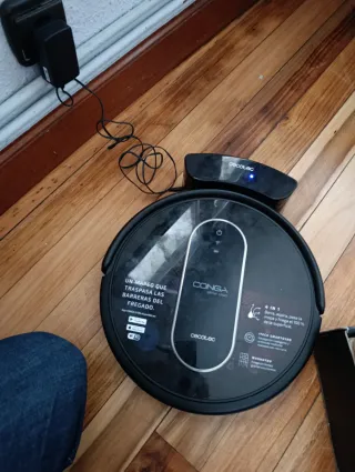 Robot aspirador y fregas Conga 1390