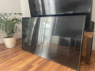 Televisión Thomson Negra 125x74cm 70 pulgadas