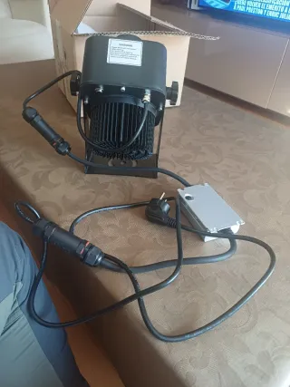 Proyector LED para logos  ¡¡Sin estrenar!!