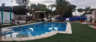 Parcela recreativa en Bonares con piscina
