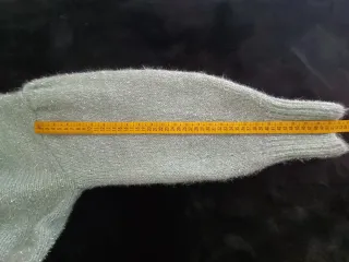 Jersey verde plateado con mangas abullonadas