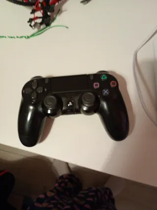 Mando de pley 4 está perfecto