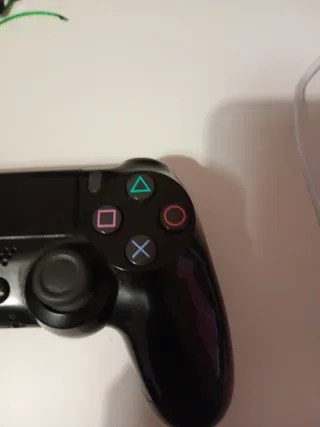 Mando de pley 4 está perfecto