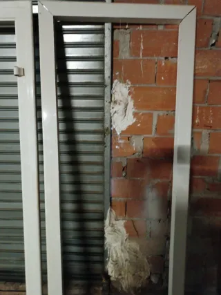 Puerta exterior aluminio 85x200