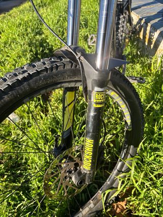 Bici DH Mondraker Prayer Mantenimiento al dia