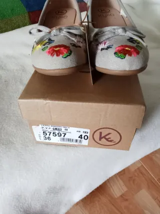 Zapatos planos Kylie Shoes bordados florales