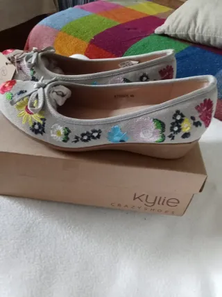 Zapatos planos Kylie Shoes bordados florales