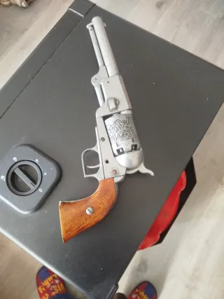 Réplica antigua de juguete