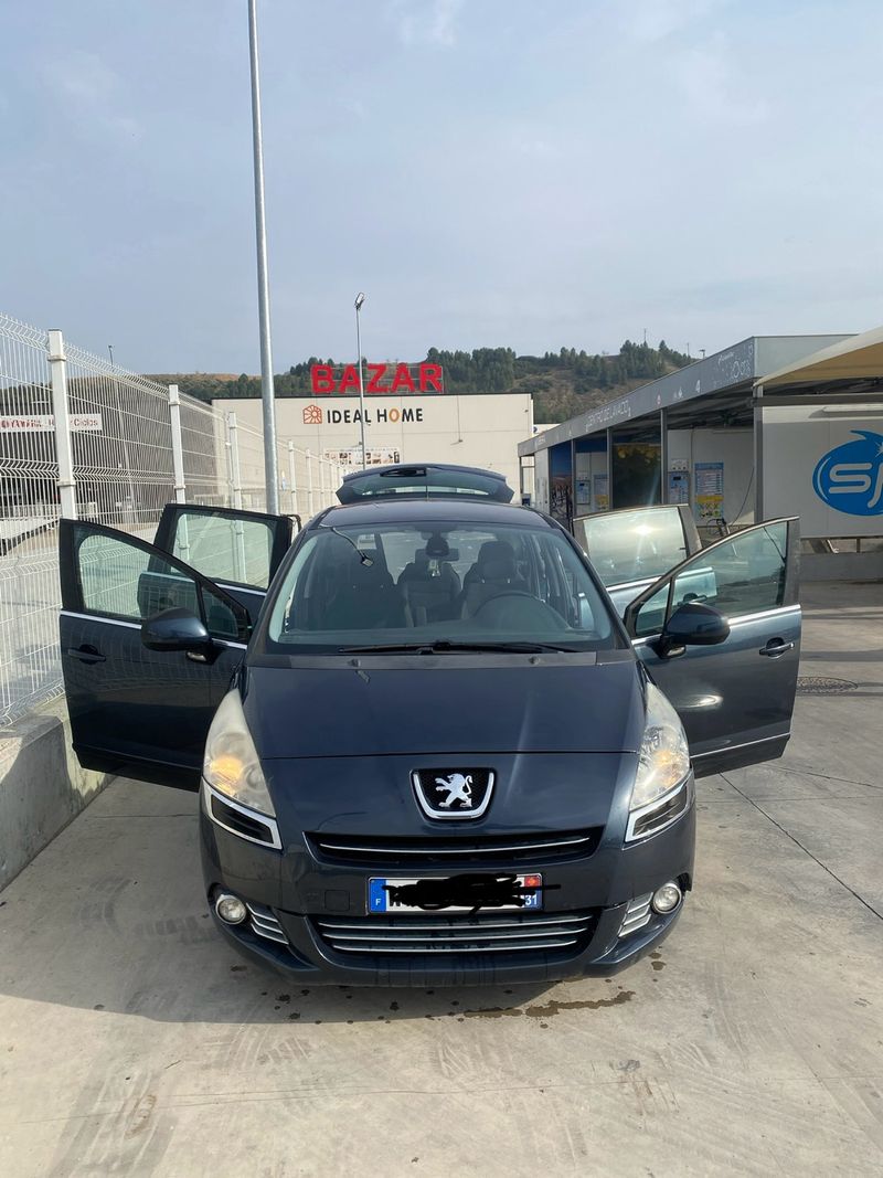 Peugeot 5008 2012 - foto 1