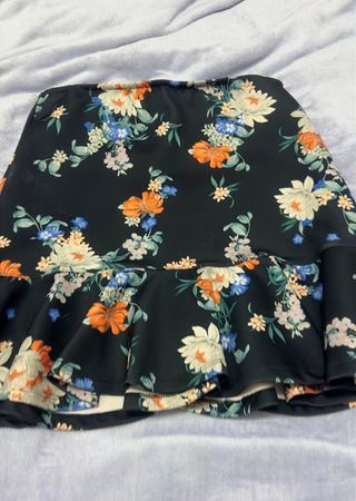 Falda corta estampada floral
