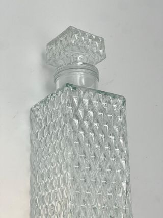 ANTIGUA BOTELLA DE CRISTAL TALLADO.