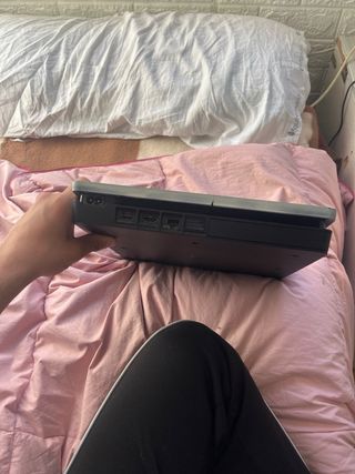 PS4 (PlayStation 4) Verde con GTA 5 sin  mando