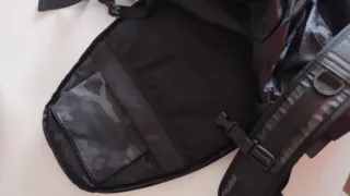 Mochila casco moto impermeable 3 bolsillos gris