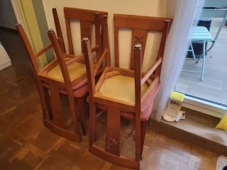 4 Sillas de comedor de madera