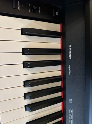 Piano Digital Negro con Banqueta