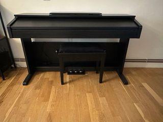Piano Digital Negro con Banqueta